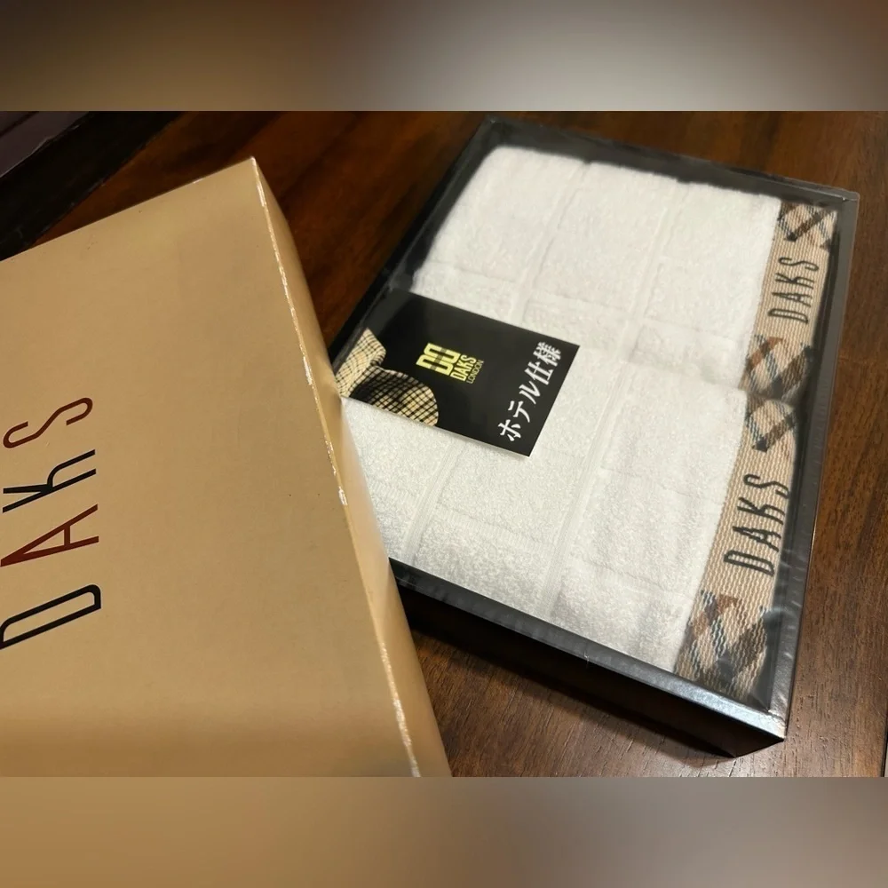 🎁Daks London Towel Set - - Set of 2- Cream & Heather Taupe NIB